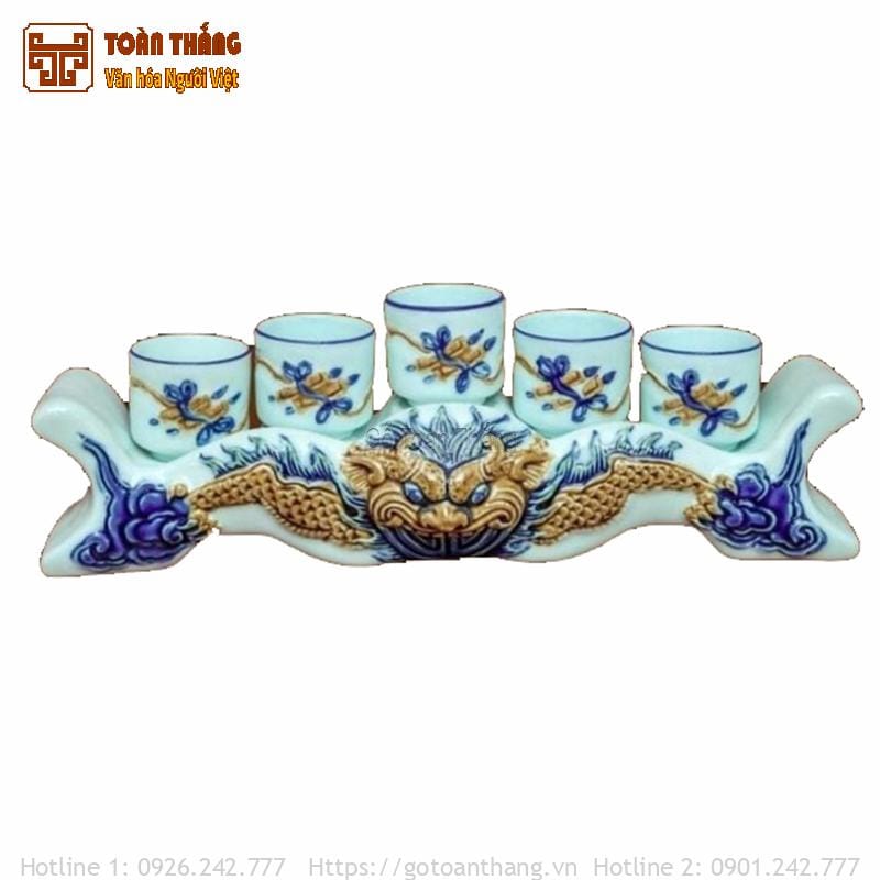 Bàn thờ thần tài gồm những gì? 10+ Vật phẩm không thể thiếu 21 Bộ 5 chén nước trên bàn Thần Tài