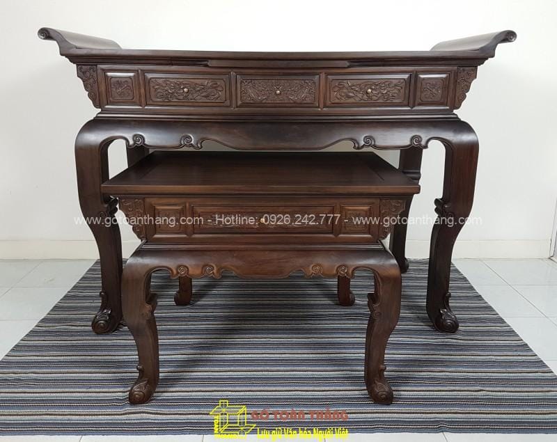 Bàn Thờ Gia Tiên gỗ Chiu Liu Cuốn thư 192 BGT-06 1 Mẫu sập thờ gia tiên bằng gỗ Chiu Liu với hoạ tiết Cuốn Thư được nhiều gia chủ ưa chuộng lựa chọn cho không gian thờ cúng của gia đình