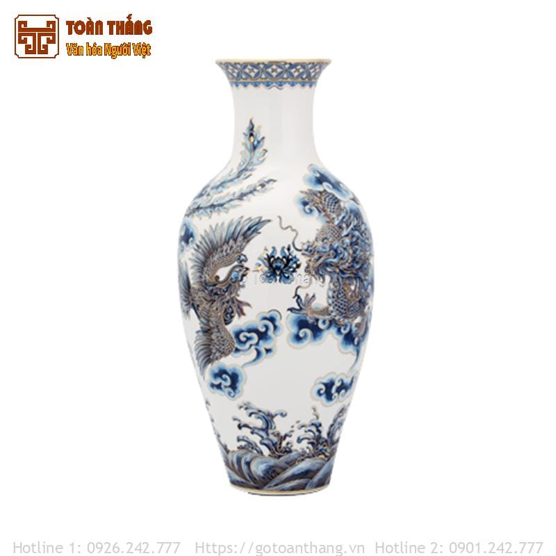 Bàn thờ thần tài gồm những gì? 10+ Vật phẩm không thể thiếu 18 Lọ hoa trên bàn thờ Thần Tài tượng trưng cho sự tươi mới, sức sống và may mắn