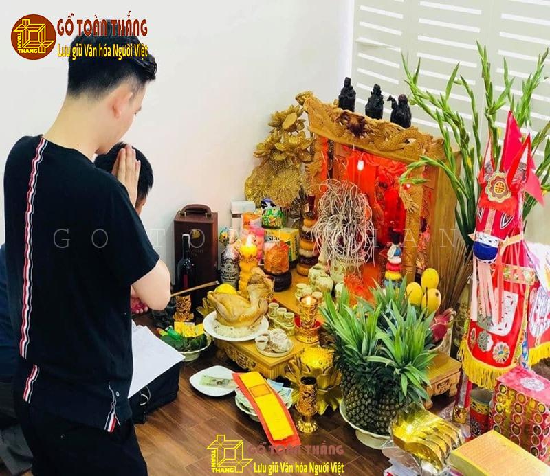 Văn khấn mùng 1 và ngày rằm cúng Thổ Công năm 2026 10 Mam cung le thay ban tho moi phai day duhuong hoa ruou