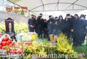 Trang phục đi viếng đám tang - lưu ý khi viếng người vừa mất  15 Những người có sức đề kháng yếu như trẻ em, người cao tuổi, phụ nữ có thai không nên đi viếng đám tang để tránh nhiễm khí lạnh