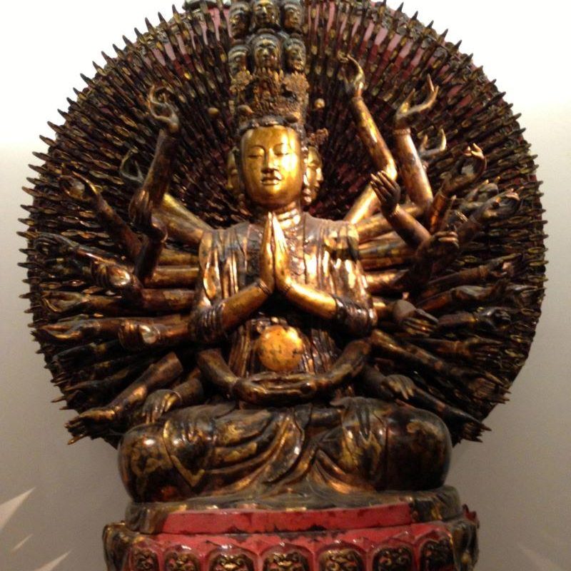 Hình tượng ngàn mắt ngàn tay đặc trưng của Phật Quan Âm