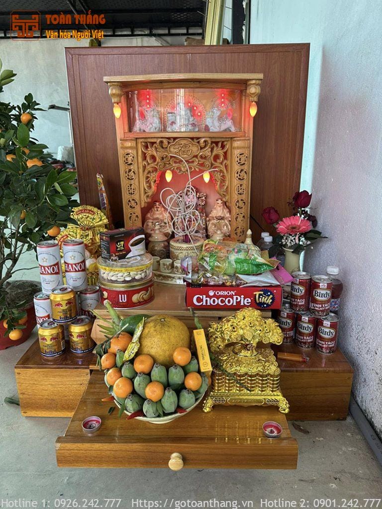 Cách đặt Cóc ngậm tiền trên bàn thờ Thần Tài đúng phong thủy 26 cung ban tho than tai 18