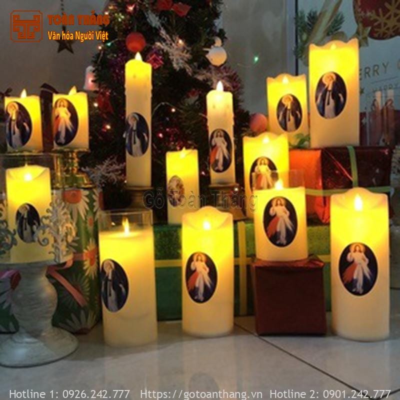 Đèn trên bàn thờ Chúa Đèn trên bàn thờ Chúa