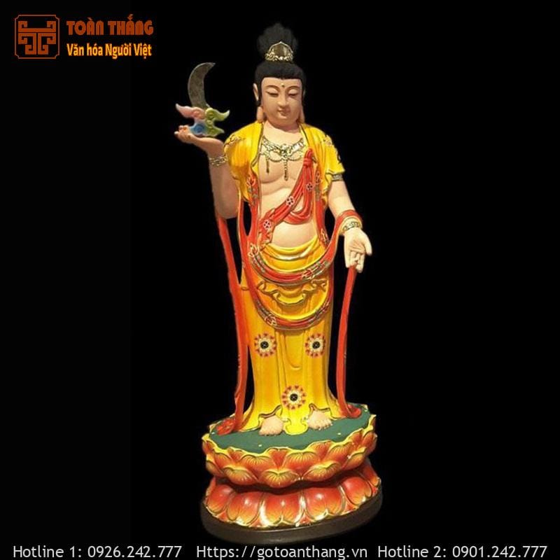 Đông Phương Tam Thánh là ai? Ý nghĩa hình tượng và cách thờ 19 Nguyệt Quang Bồ Tát tay cầm bánh xe mặt trăng