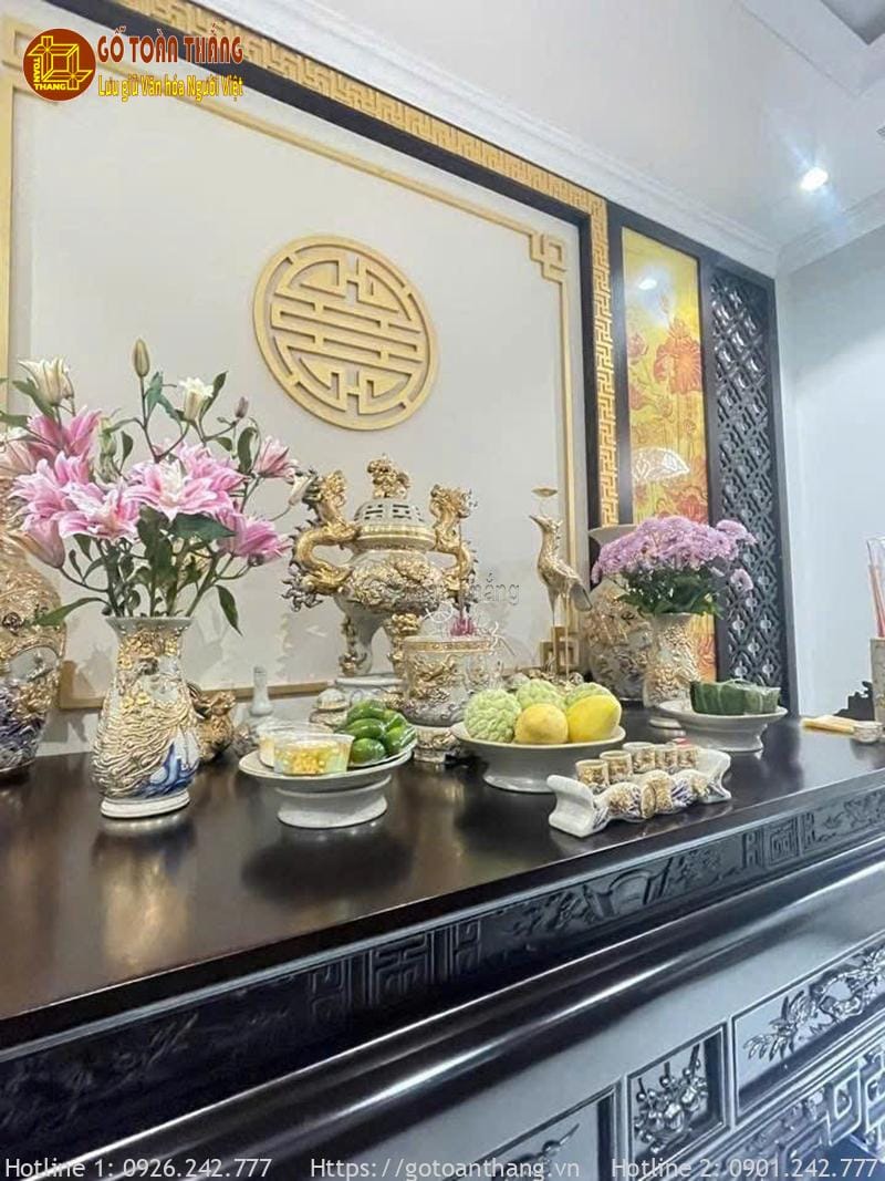 Sắp xếp bàn thờ Gia Tiên theo nguyên tắc đối xứng, hài hòa, không che khuất nhau